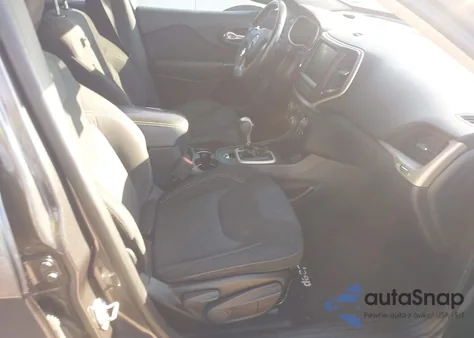 2016 Jeep Cherokee Latitude z USA, uszkodzony, nr VIN 1C4PJLCS7GW324581